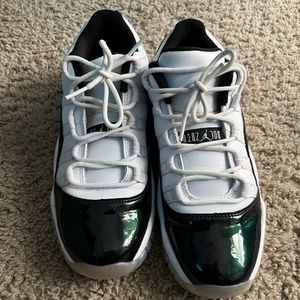 Jordan 11 low iridescent size 6.5